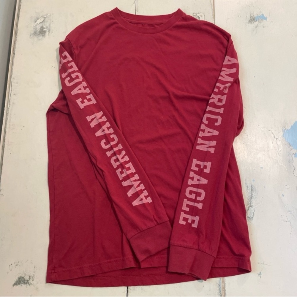 American Eagle Outfitters Red Long Sleeve Tee with Sleeve Print medium
